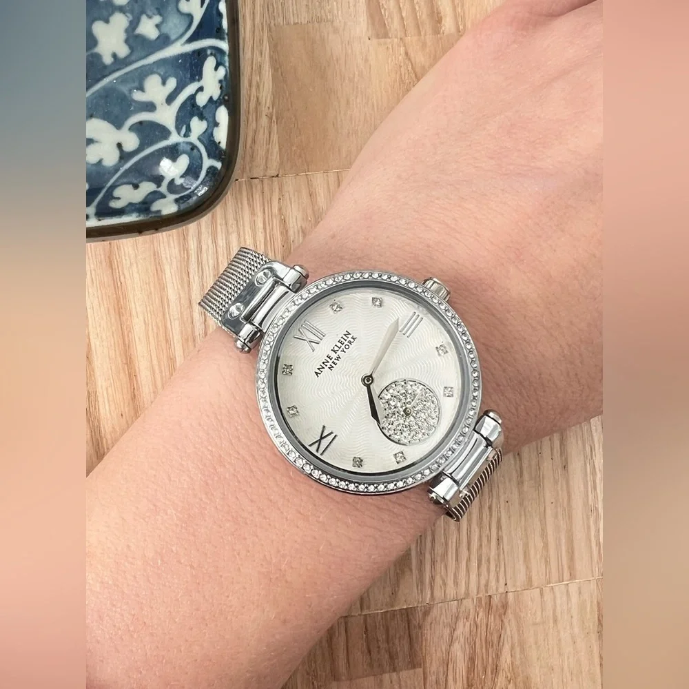 Anne klein New York ladies silver tone stainless steel Watch NEW BATTERY